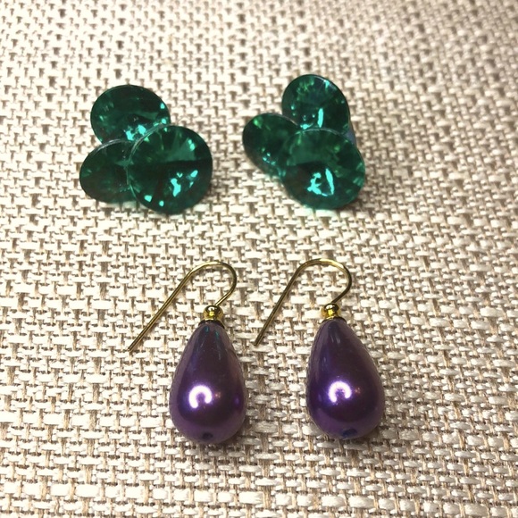 Earrings - Picture 1 of 3